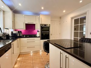 Photo 21- click for photo gallery